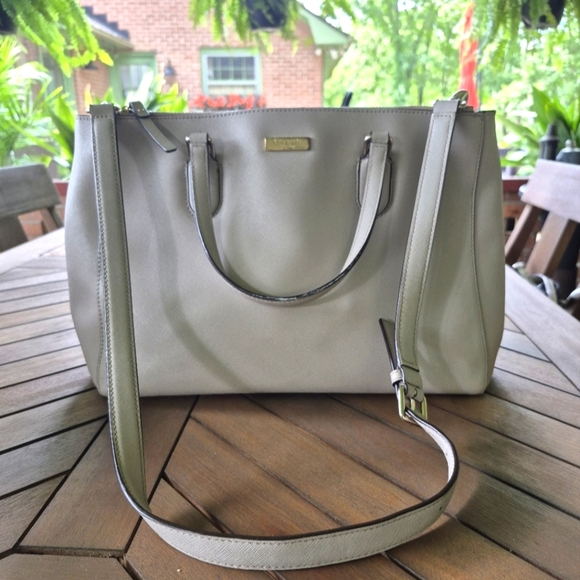 kate spade Handbags - Elegant Gray Kate Spade Handbag With Crossbody Strap Euc